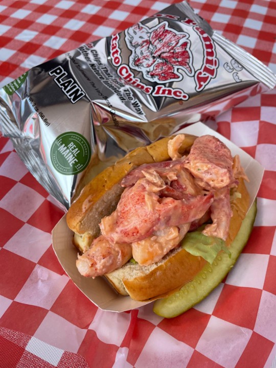 Beal's Famous Firecracker Lobster Roll