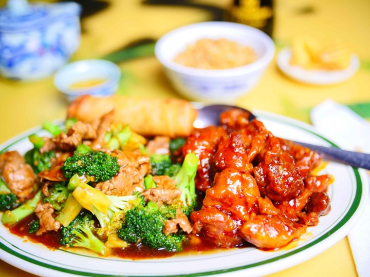 CS15 General Tso's Chicken & Beef and Broccoli