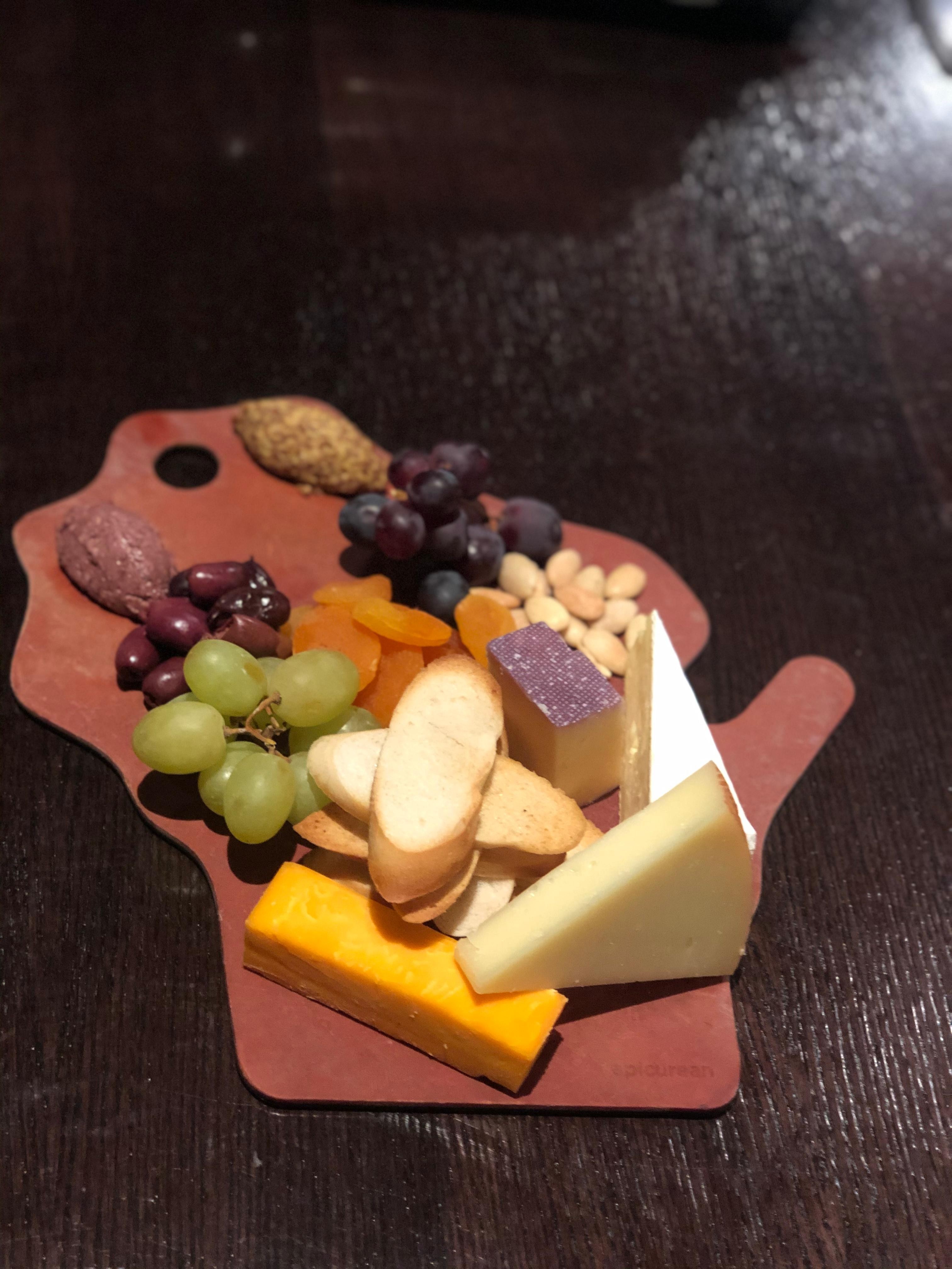 CHEESE BOARD (4 cheeses)