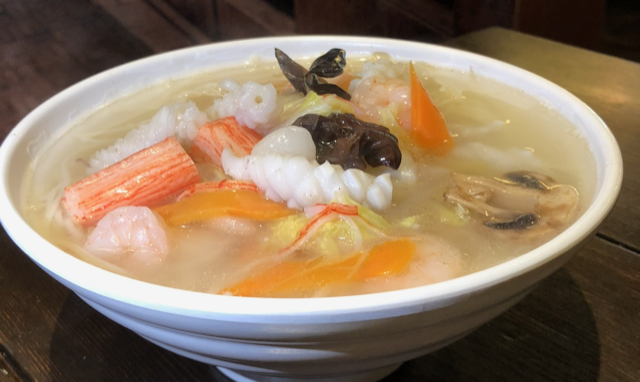 Seafood Noodle Soup 海鲜汤面