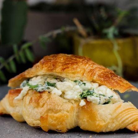Egg whites and spinach Croissant