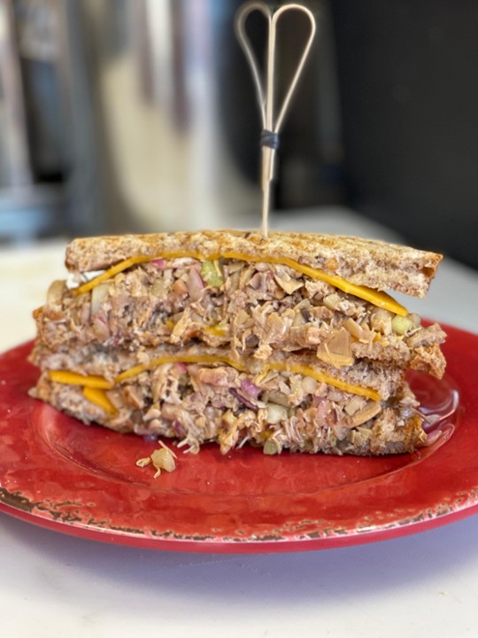VEGAN ‘TUNA’ MELT