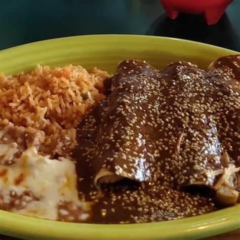 Enchiladas De Mole 3