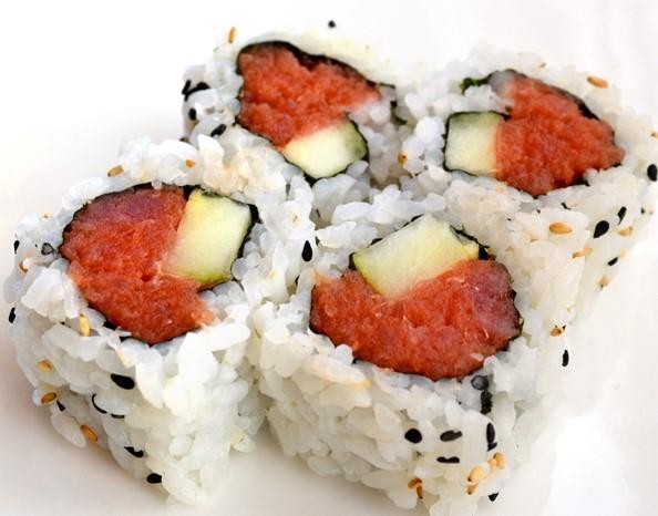 Spicy Tuna Roll (Raw) (with Crunch)