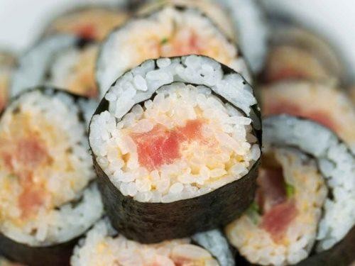 Spicy Yellowtail Roll (Raw) (with Crunch)