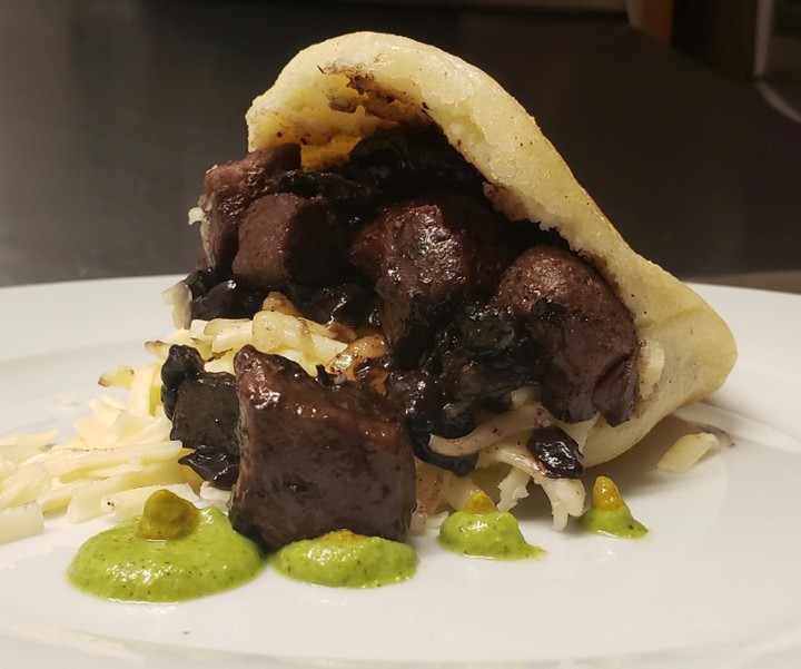 French Quarter (beef in wine and mushroom sauce) Arepa