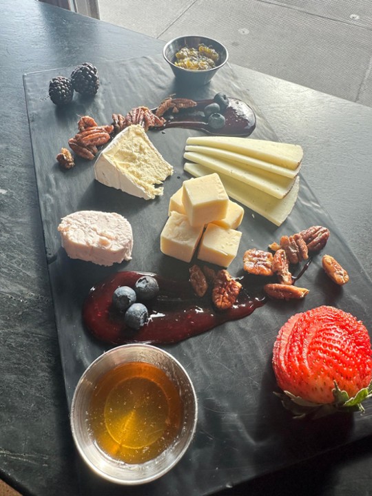 CHEESE BOARD