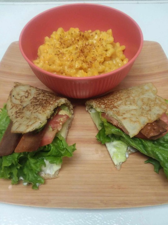 Sandwich / Mac & Cheese