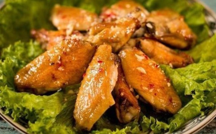 A15. Non’s chicken wings( 6pcs)