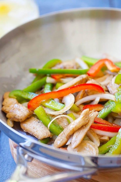 Sautéed chicken with peppers & onions protein only