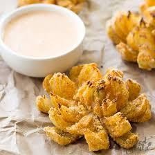 BLOOMING ONION