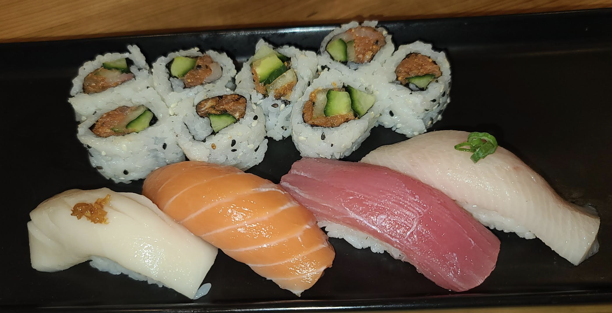 4-Piece Nigiri & Spicy Tuna