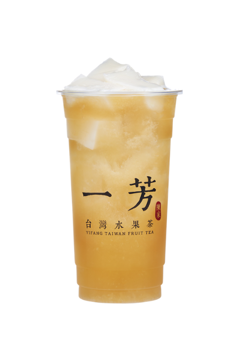 Pineapple Mountain Tea w/ Almond Jelly 鳳梨杏仁冰