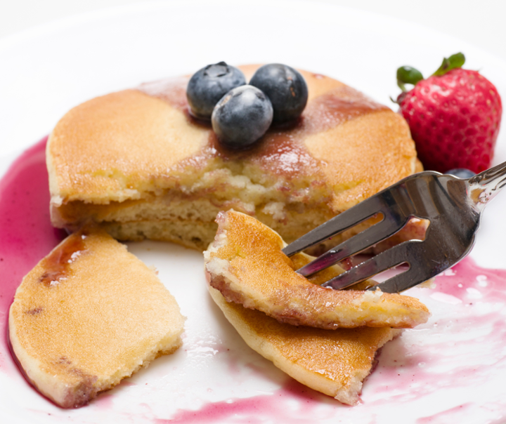 Pancakes w/fruit