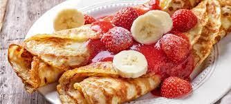 CREPE WITH BANANA AND STRAWBERRY