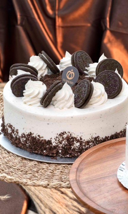 8" Chocolate Oreo Cake