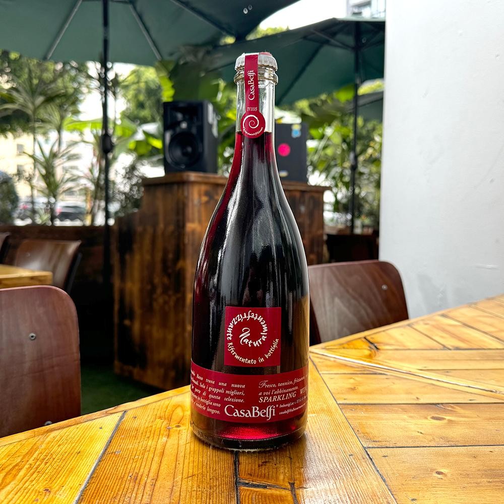 Casa Belfi Frizzante Rosso NV, 750 mL Sparkling Wine Bottle (10% ABV)