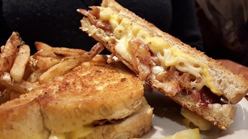 Mac Daddy Grilled Cheese