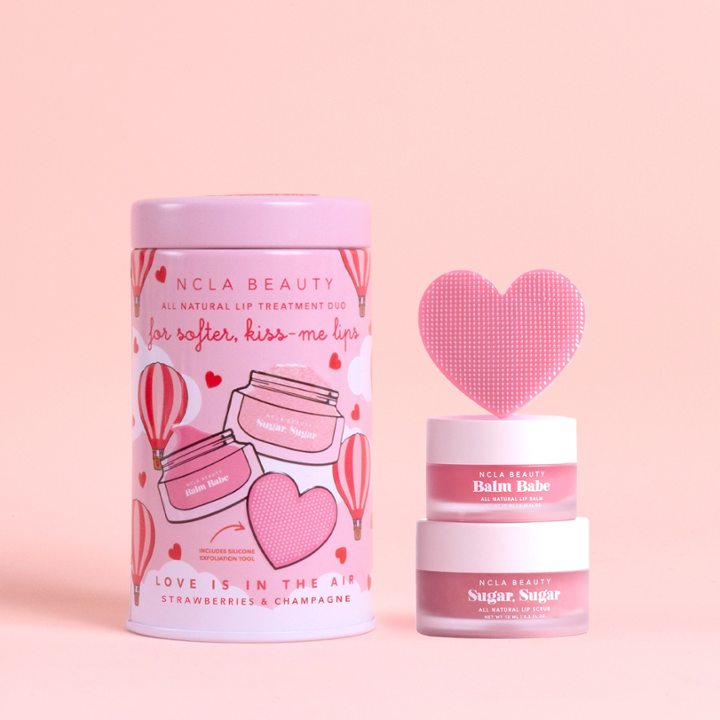 LOVE IS IN THE AIR GIFT SET