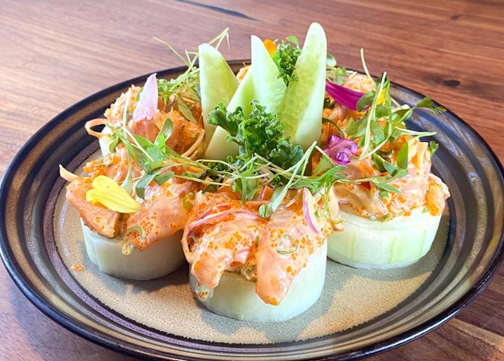 CILANTRO SALMON ROLL