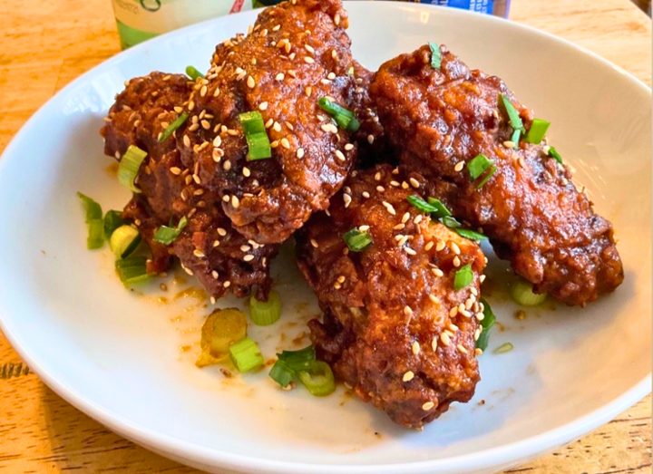 Spicy or regular Korean BBQ  jumbo fried chicken wings (6 pcs)