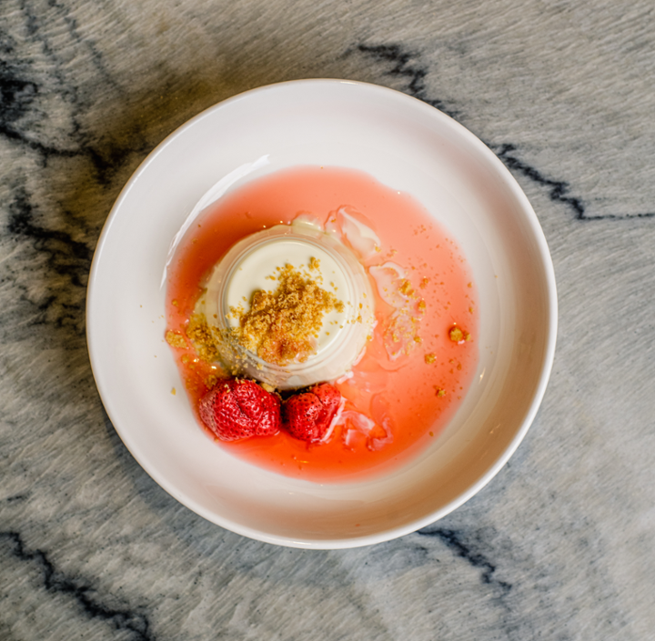 PANNA COTTA (With Strawberries and Cookie Crumbs)