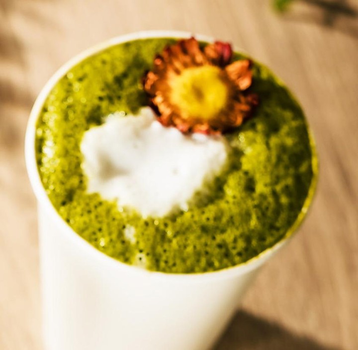 Organic Chrysanthemum Matcha Latte