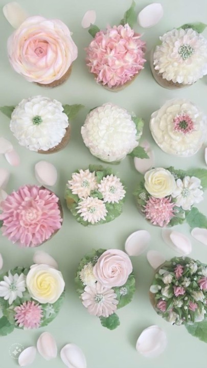 Floral Mothers Day Cupcakes(48 hours Advanced Notice Required)