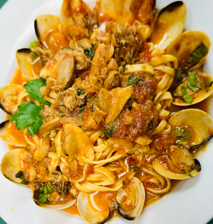 L-Linguine with Clams
