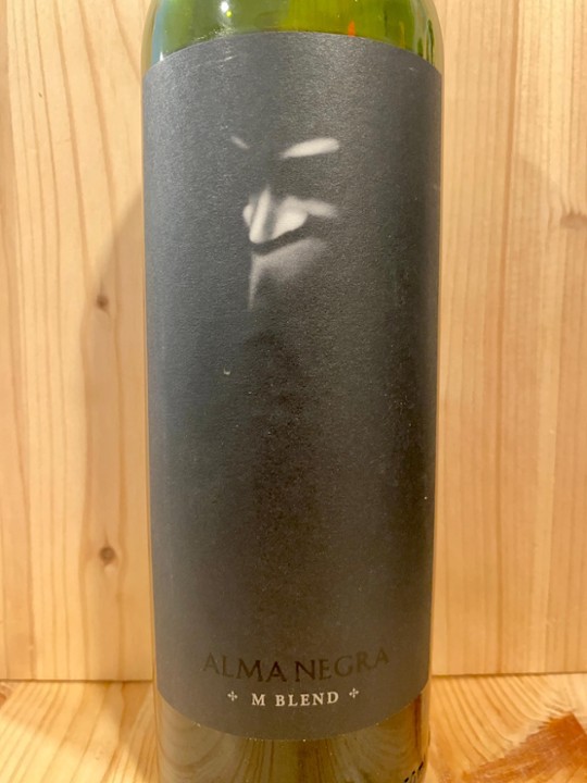 Alma Negra "M" Blend 2019: Mendoza, Argentina