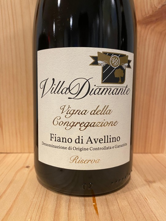 Villa Diamante "Vigna della Congregazione" Fiano di Avellino Riserva 2021: Campania, Italy