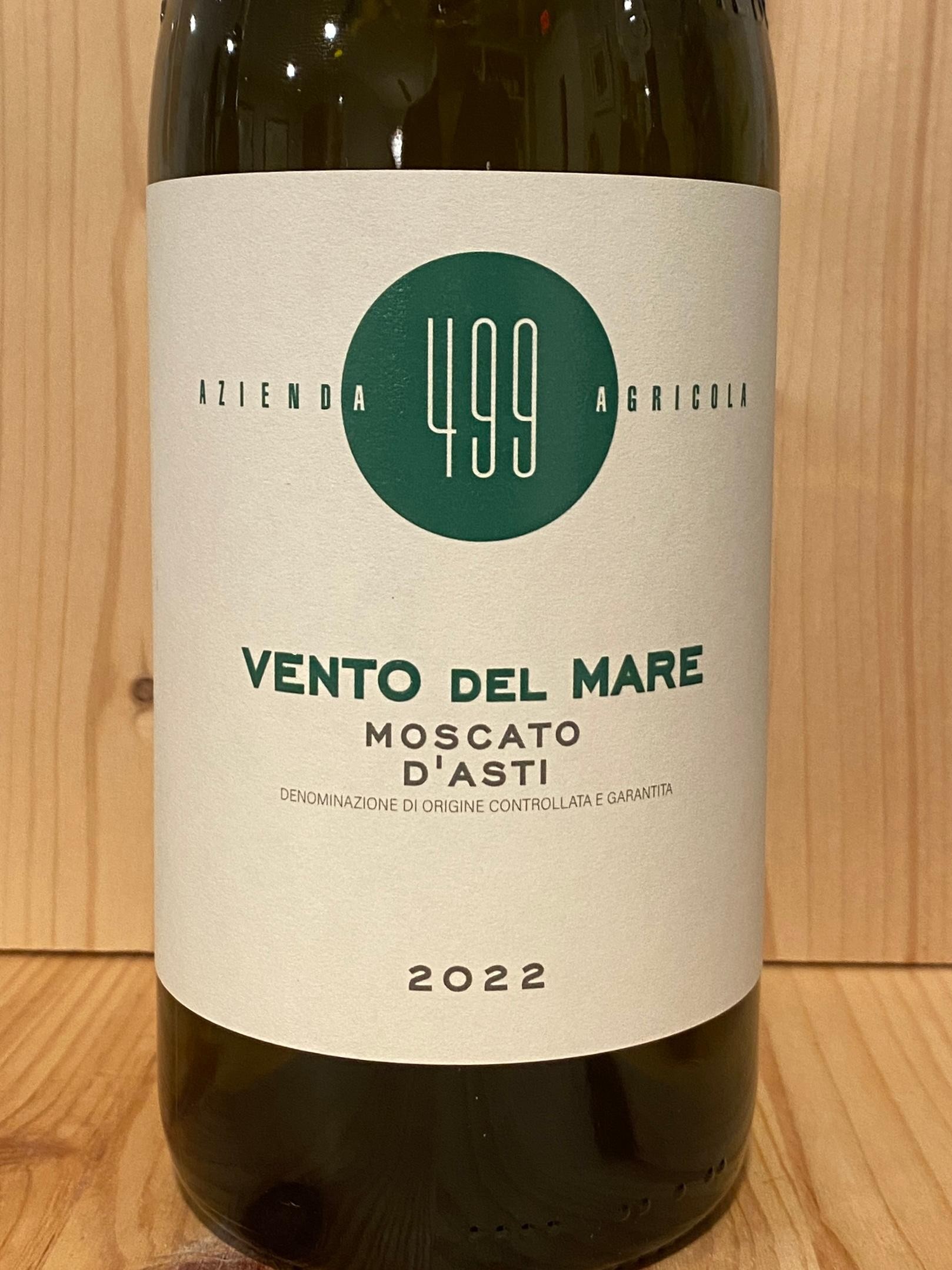 499 "Vento del Mare" Moscato D'Asti 2022: Piedmont, Italy