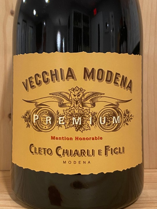 Cleto Chiarli "Vecchia Modena Premium" Lambrusco di Sorbara 2022: Emilia-Romagna, Italy