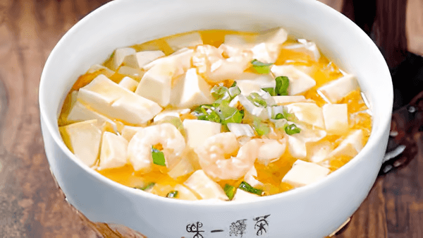 Tofu in Salted Egg Yolk Sauce with Baby Shrimp 咸蛋黄虾仁豆腐