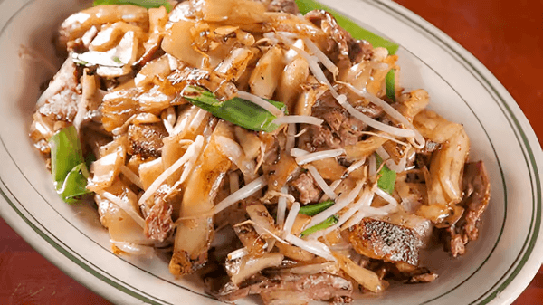 Beef & Vegetable Chow Fun Noodles 干炒牛河