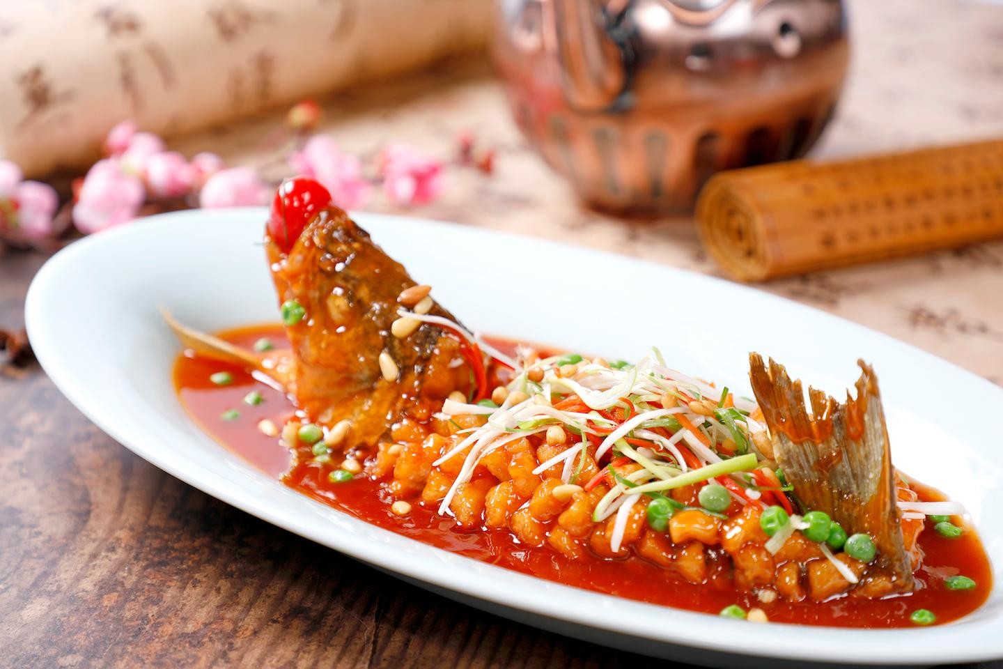 Crispy Sweet and Sour Sea Bass with Pine Nuts 松鼠鱼