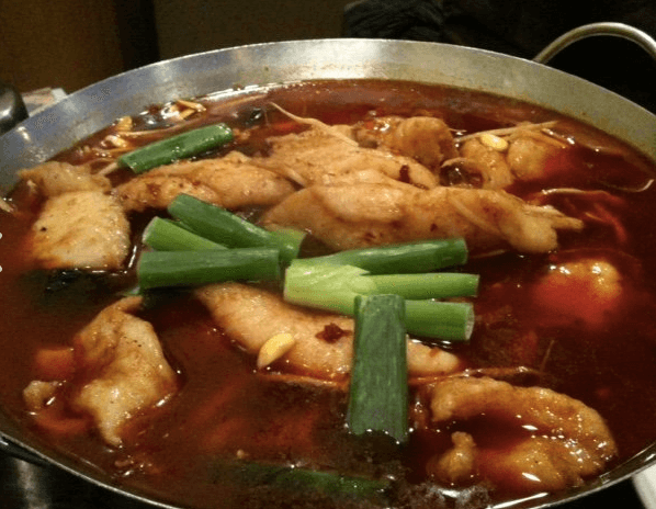 Simmering Hot & Spicy White Fish Pot with Noodles 麻辣鱼片锅
