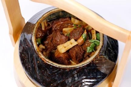 Simmering Beef Stew with Bamboo Shoots 干笋牛腩煲