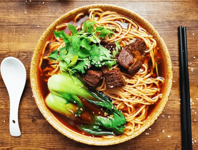 Beef Noodles / Rice Noodle in Spicy Szechuan Broth 川味牛肉面/米线