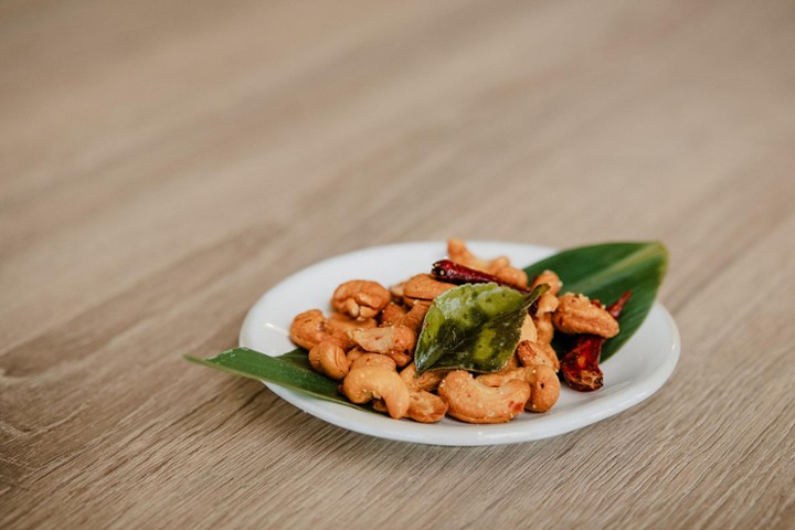 Tua Phrik Krob - Crispy Chili Cashews