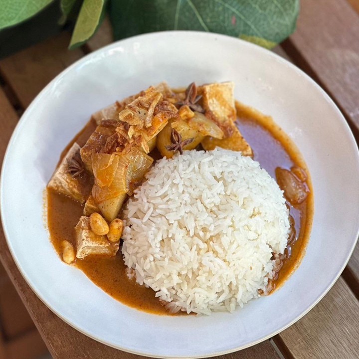 Crispy Tofu Massaman