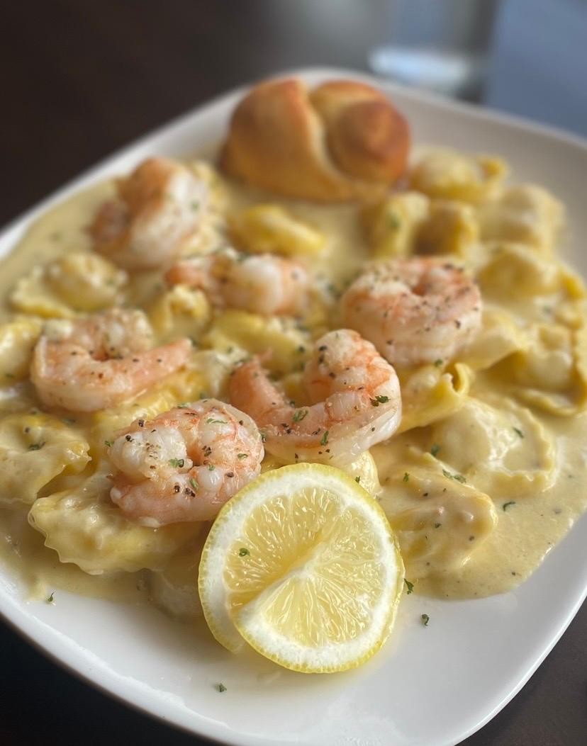 Baked Pasta Alfredo & Buttery Bread