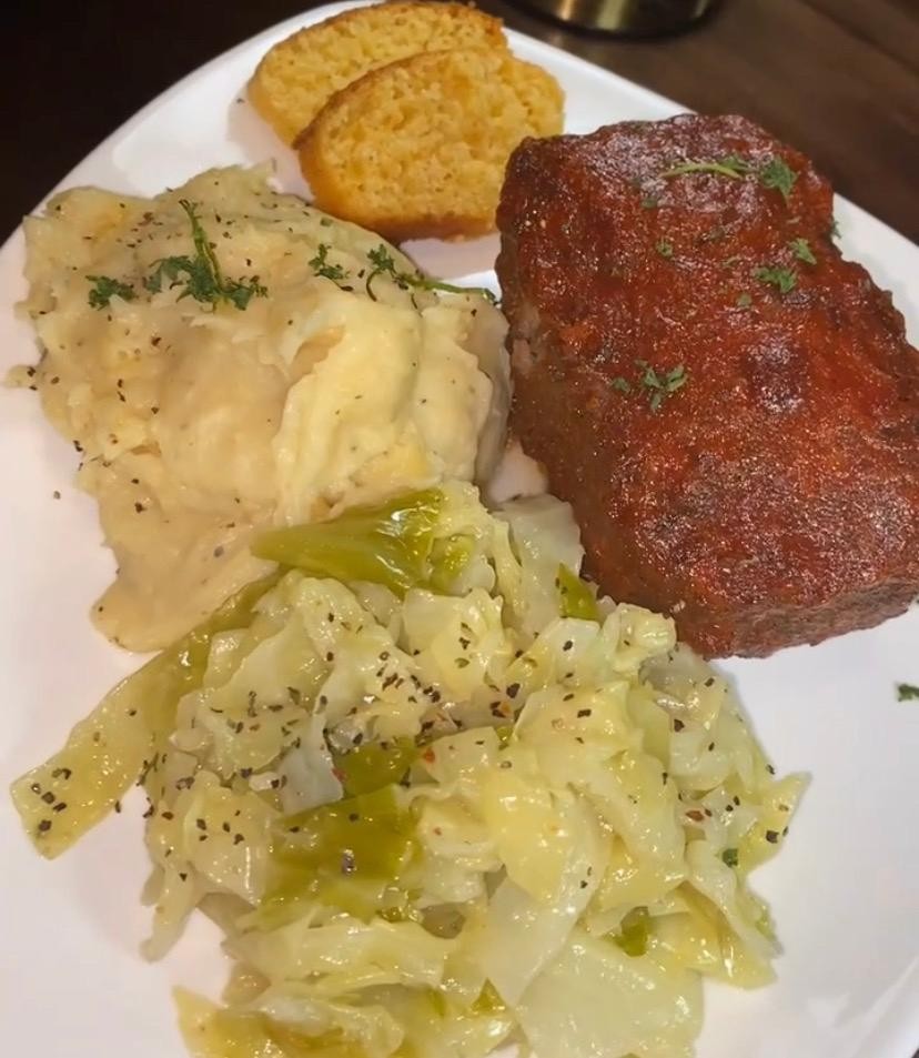 Mamas meatloaf (Mashed potatoes, Cabbage & cornbread) no substitutions