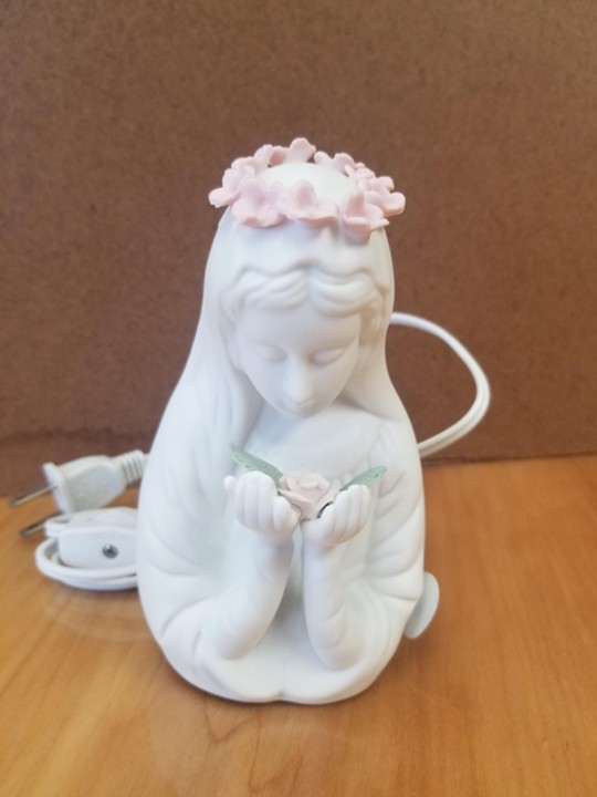 5.5" Madonna Holding Rose