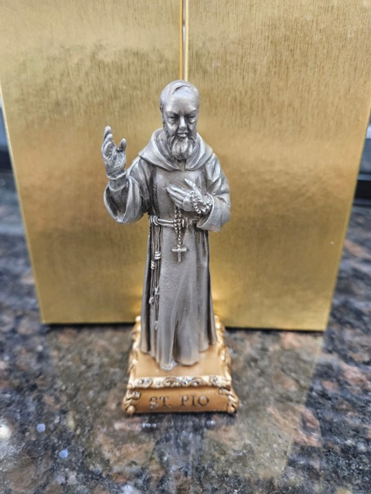 St. Padre Pio, 4"