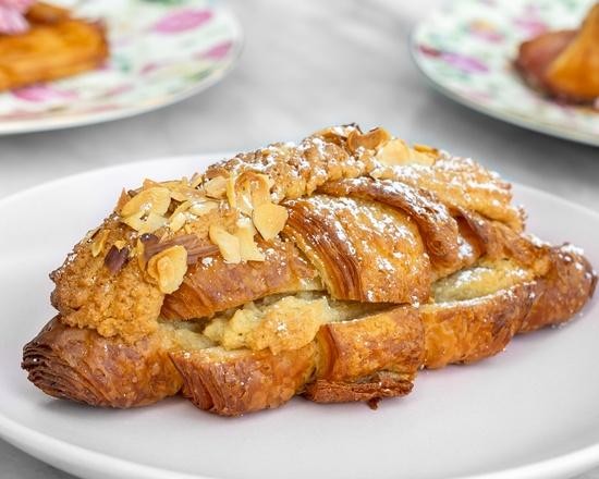 (V) Almond Croissant