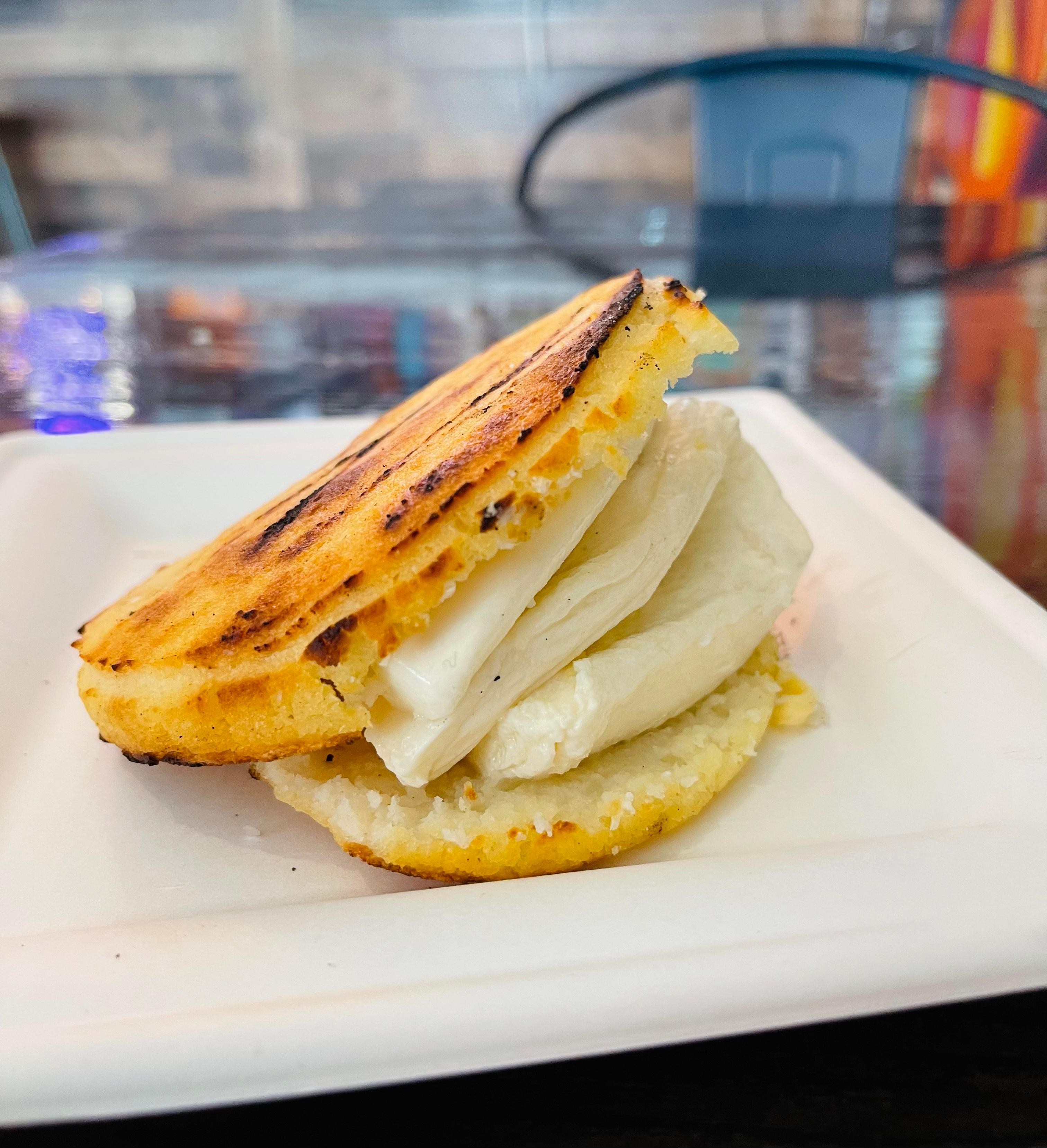 Arepa Mano Cheese