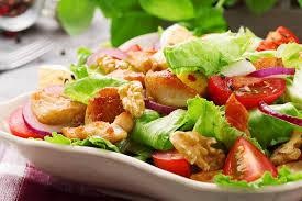 Ensalada De Pollo/ Salad with Chicken