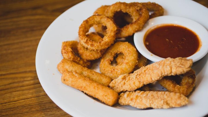 SAMPLER (3 tenders, 3 mozzarella sticks, 5 onion rings)