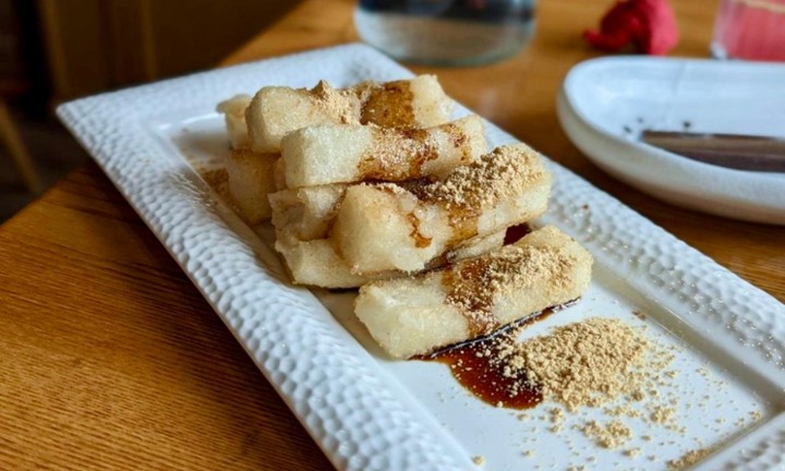 Glutinous Rice Cake with Brown Sugar 红糖糍粑